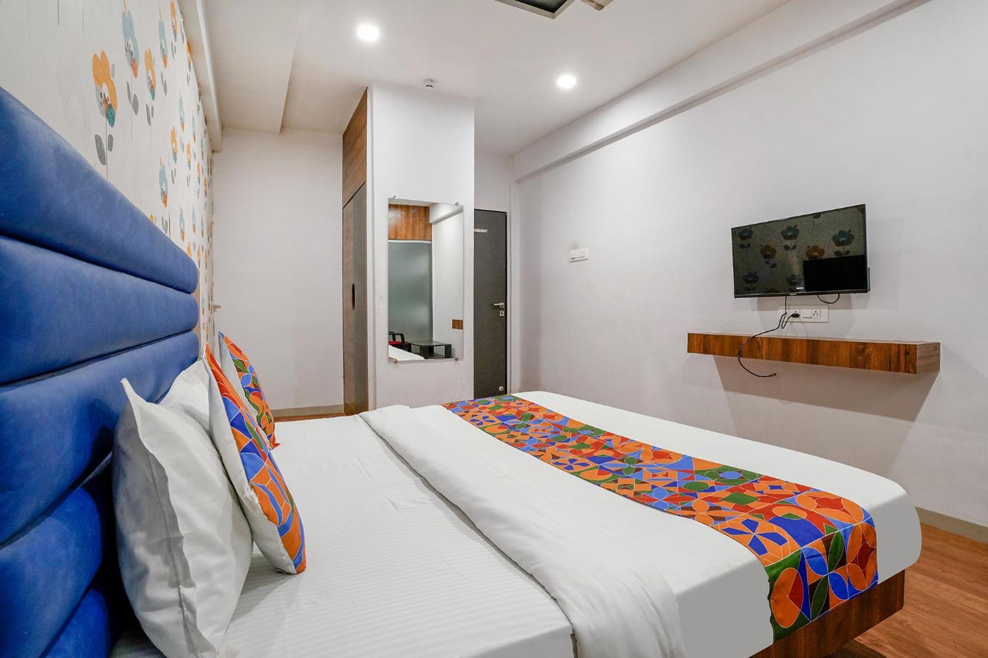 Fabhotel The Valentine - Udhna Road سورات المظهر الخارجي الصورة